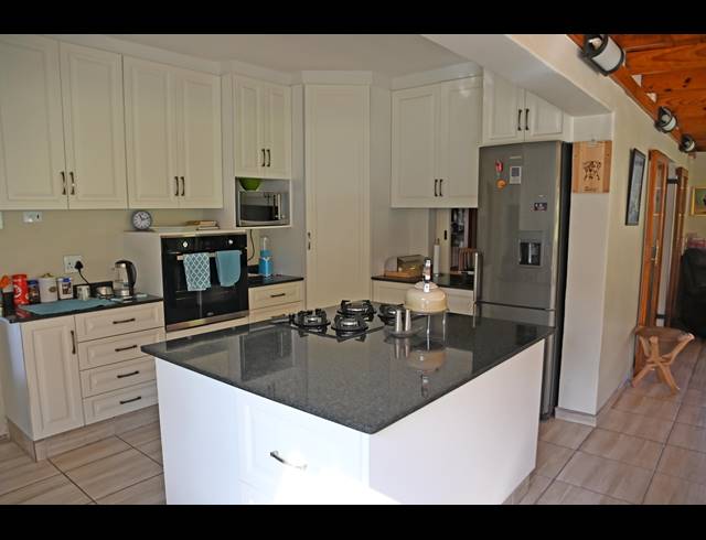 4 BEDROOM HOUSE FOR SALE IN DAWNCLIFFE